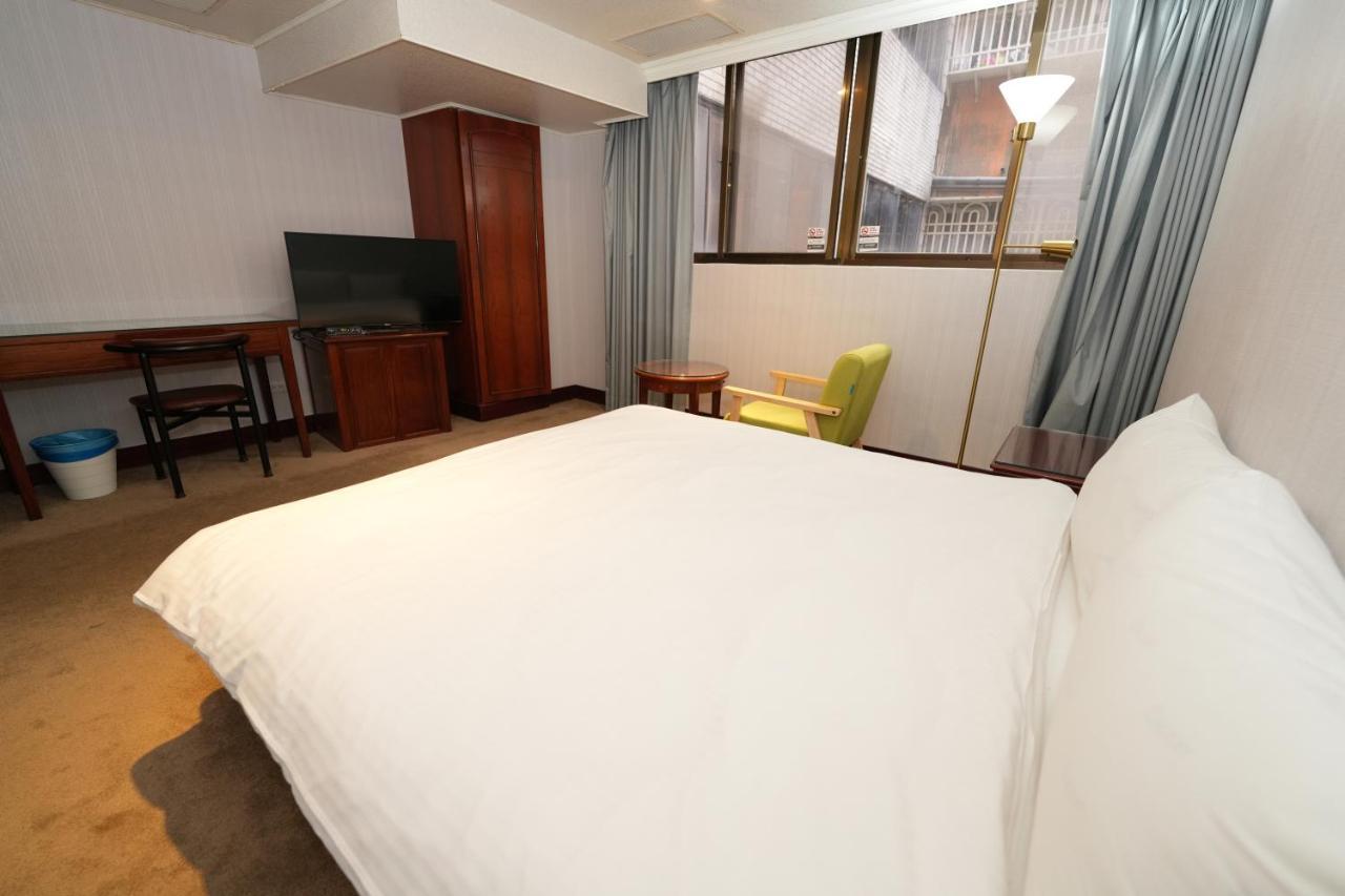 Meworld Hotel - Sanchong Taipei Exterior photo